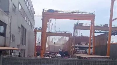 Tuzla’da bulunan Dentaş Tersanesi’nde bakımda olan bir gemide çıkan yangına