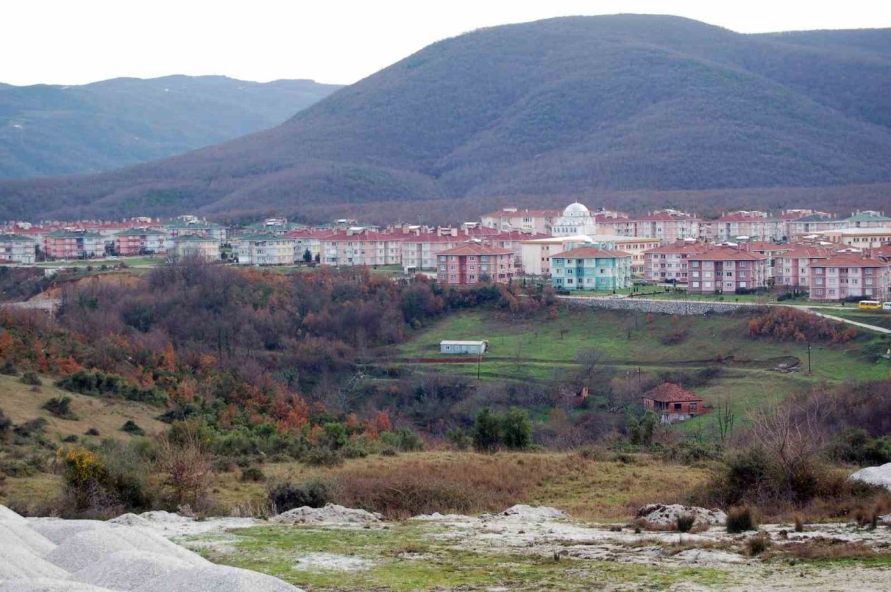 Yalova’da, 1999 Marmara Depremi sonrasında Merkez Paşakent Mahallesi ve Çınarcık