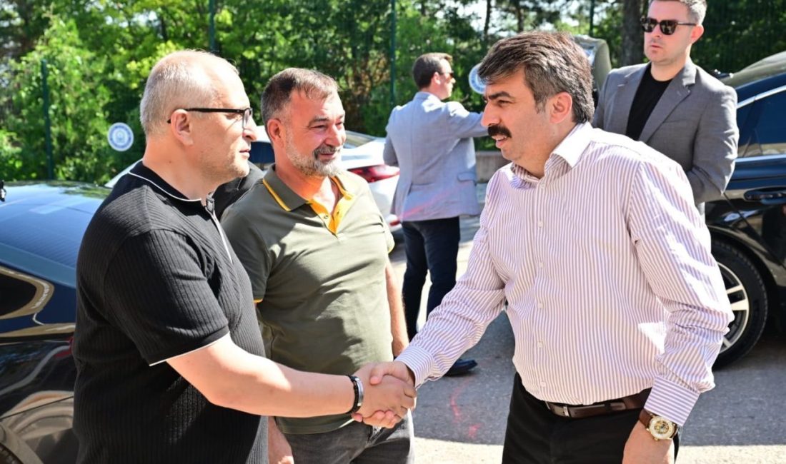 Bursa’da Yıldırım Belediye Başkanı Oktay Yılmaz, mahallelerin ihtiyaç ve taleplerini