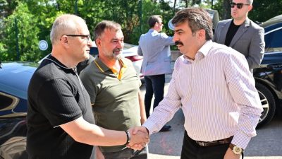 Bursa’da Yıldırım Belediye Başkanı Oktay Yılmaz, mahallelerin ihtiyaç ve taleplerini