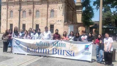 Bursa’da Yıldırım Belediyesi ’Adım Adım Kadim Bursa’ projesi ile gençleri