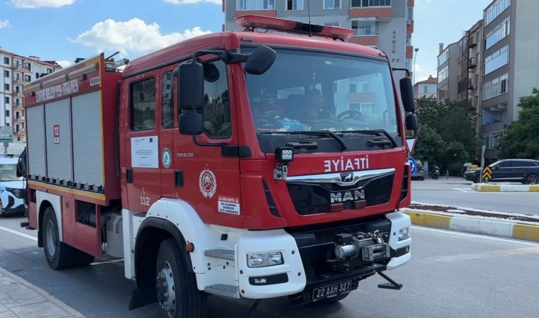 Edirne’de sürücüsünün direksiyon hakimiyetini kaybettiği otomobil, yol kenarında bulunan tarlaya