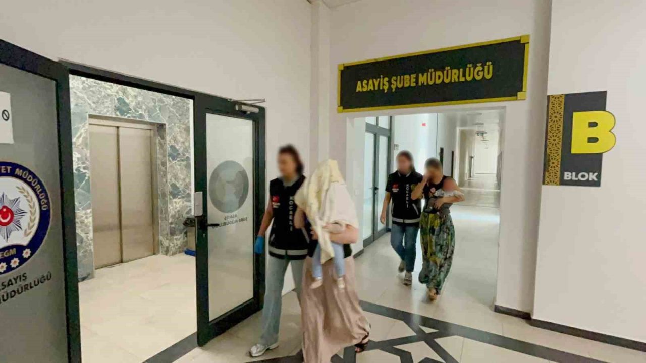Kocaeli’nin Çayırova ilçesinde bir evden 1 milyon 600 bin lira