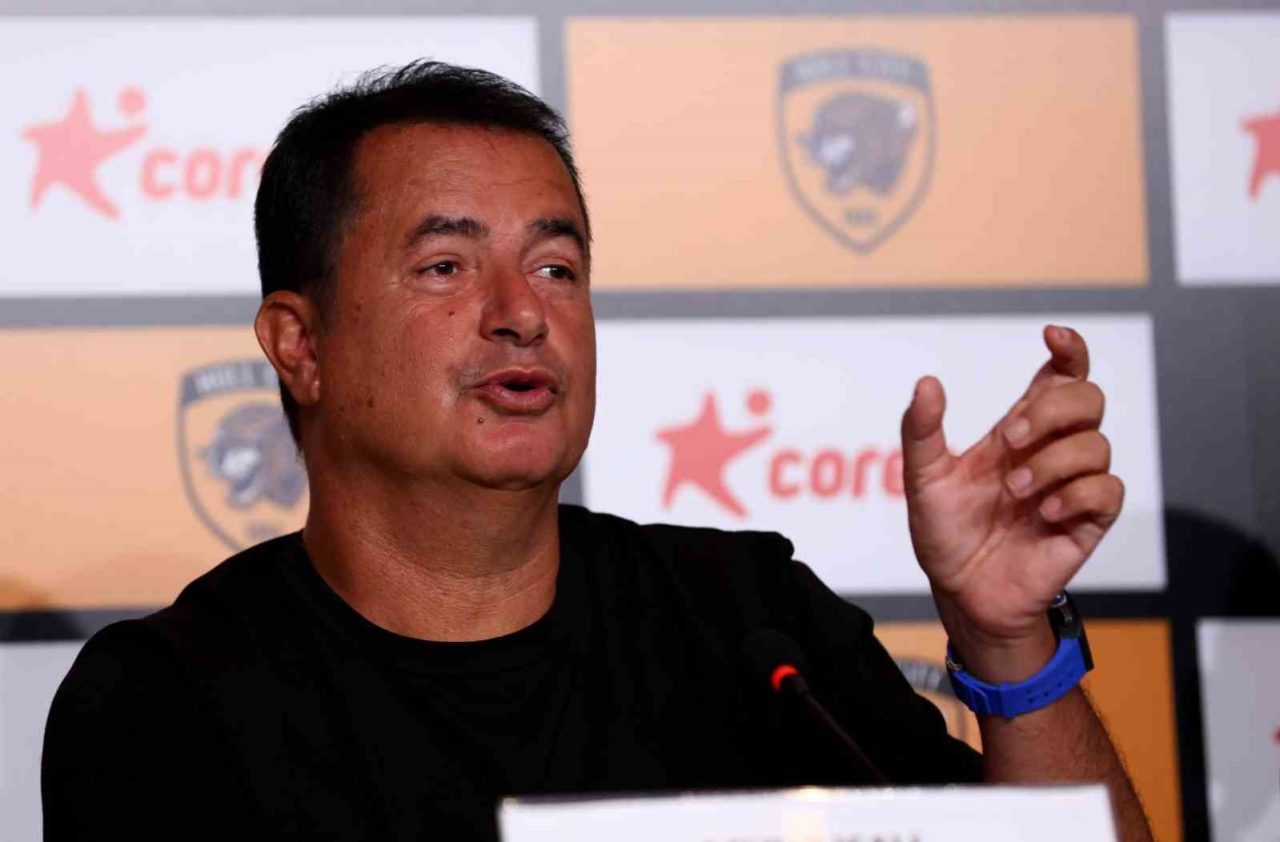 Hull City Başkanı Acun Ilıcalı, Süper Lig’deki yüksek maaş politikalarının