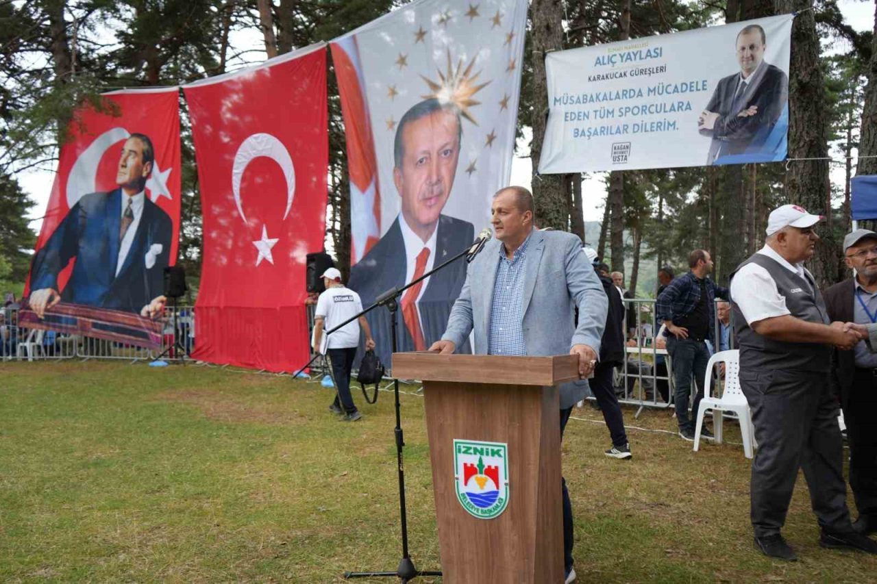 İznik, Elmalı Mahallesi Alıç Yaylası Karakucak Güreşleri muhteşem bir katılım