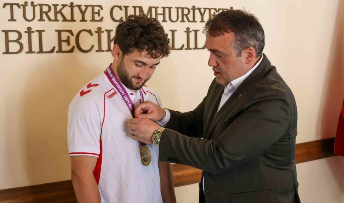 Bilecik Valisi Faik Oktay Sözer, Bilecikli Avrupa şampiyonu milli güreş
