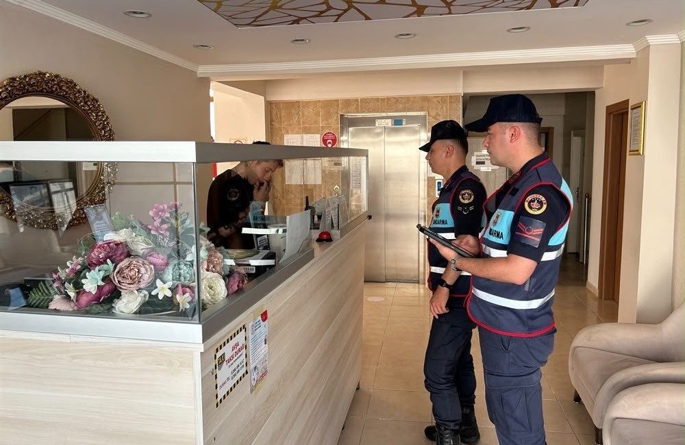Balıkesir’in Marmara ilçesine bağlı Avşa Adası’nda jandarma ekipleri tarafından gerçekleştirilen