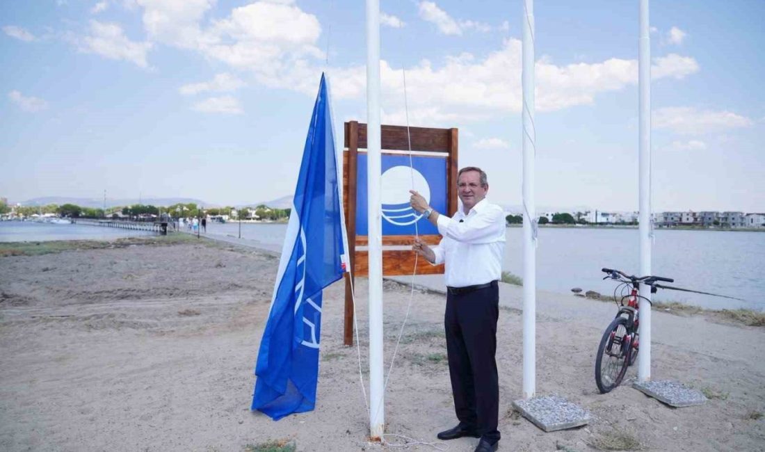Balıkesir’in Ayvalık ilçesi Altınova’da Mavi Bayraklı Kum Adası Plajı, yenilenen