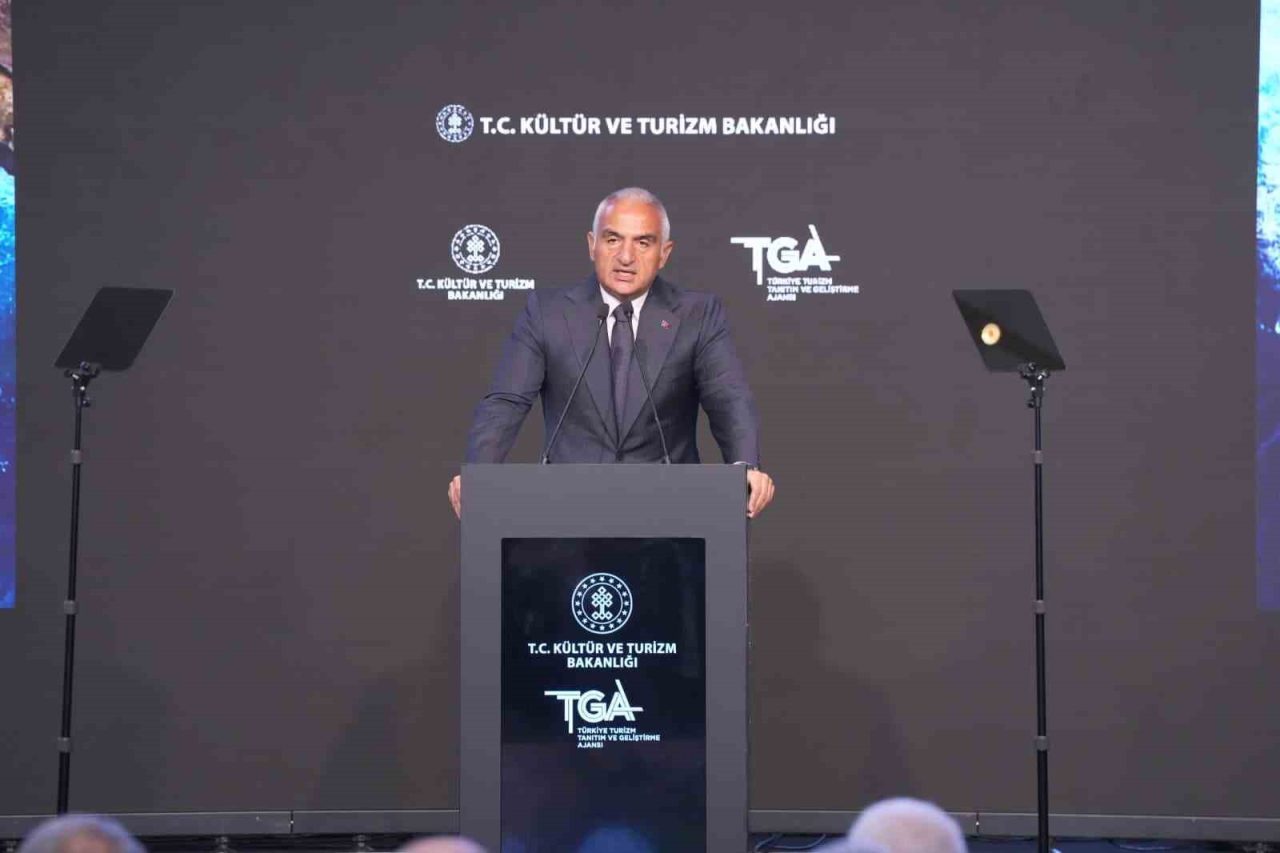 Kültür ve Turizm Bakanı Mehmet Nuri Ersoy, “Turizm gelirlerinde hem