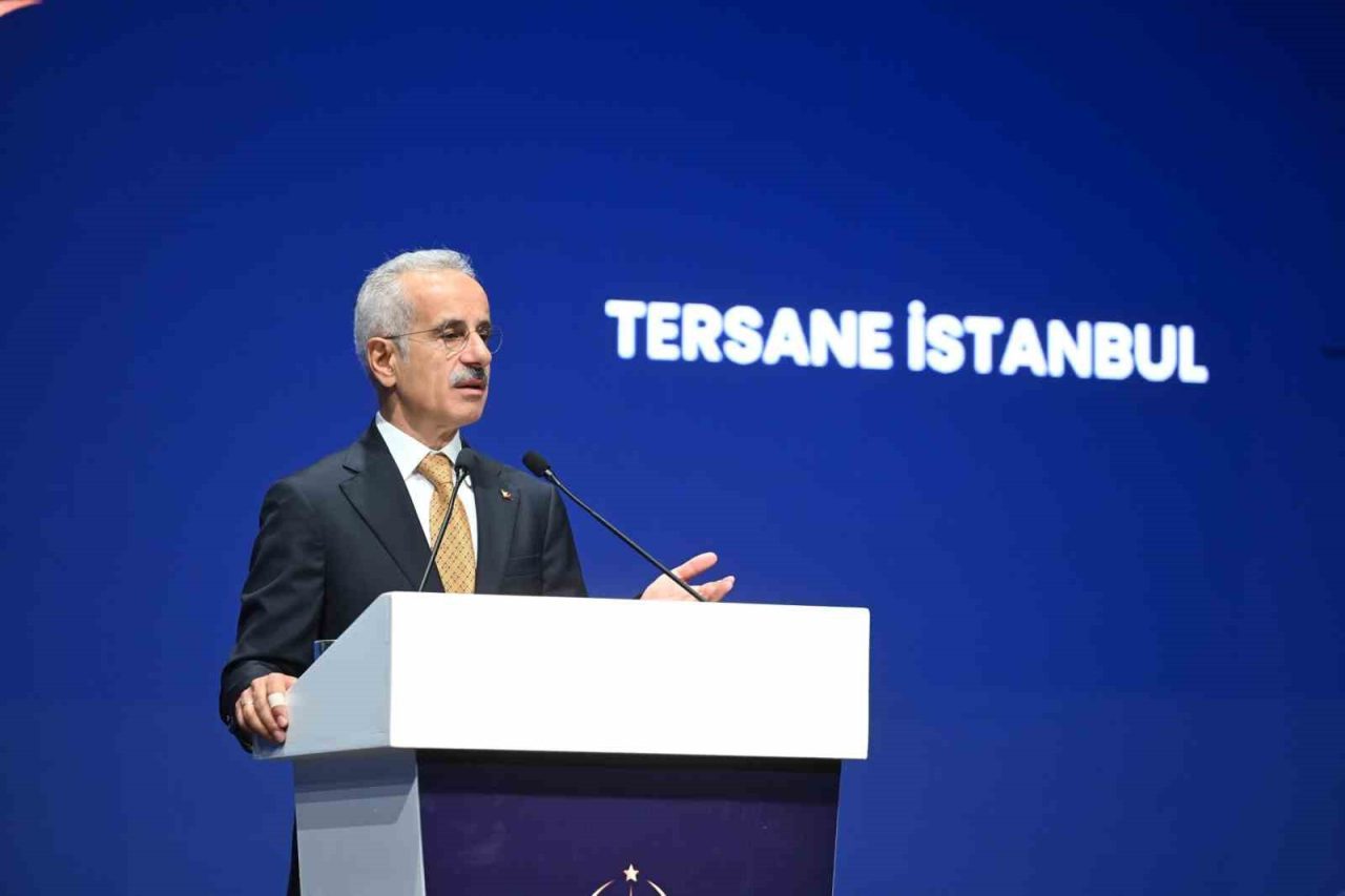 Ulaştırma ve Altyapı Bakanı Abdülkadir Uraloğlu, “Tarihi İpek Yolu’nun devamı