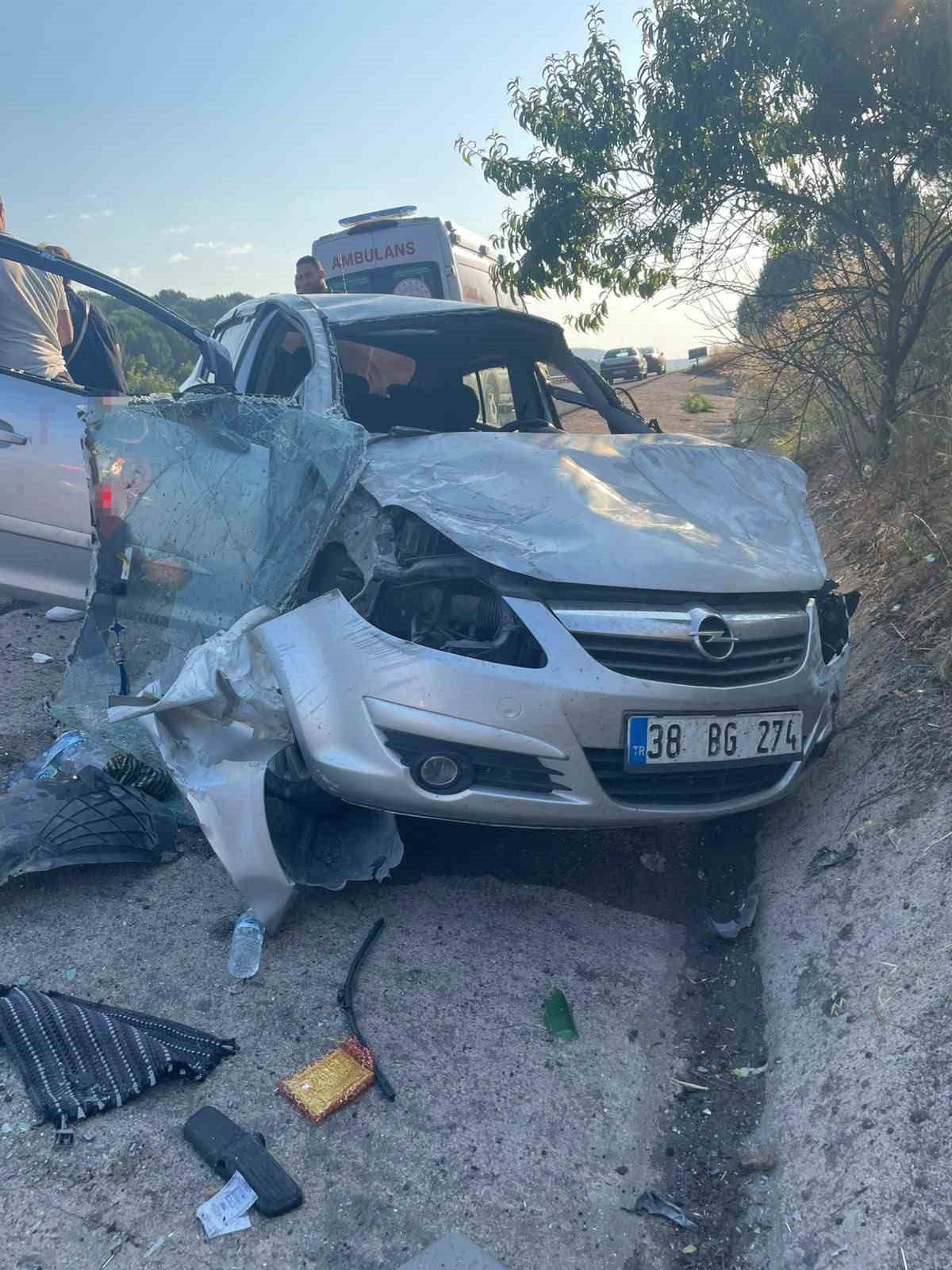 Balıkesir’in İvrindi ilçesinde meydana gelen tek taraflı trafik kazasında şarampole