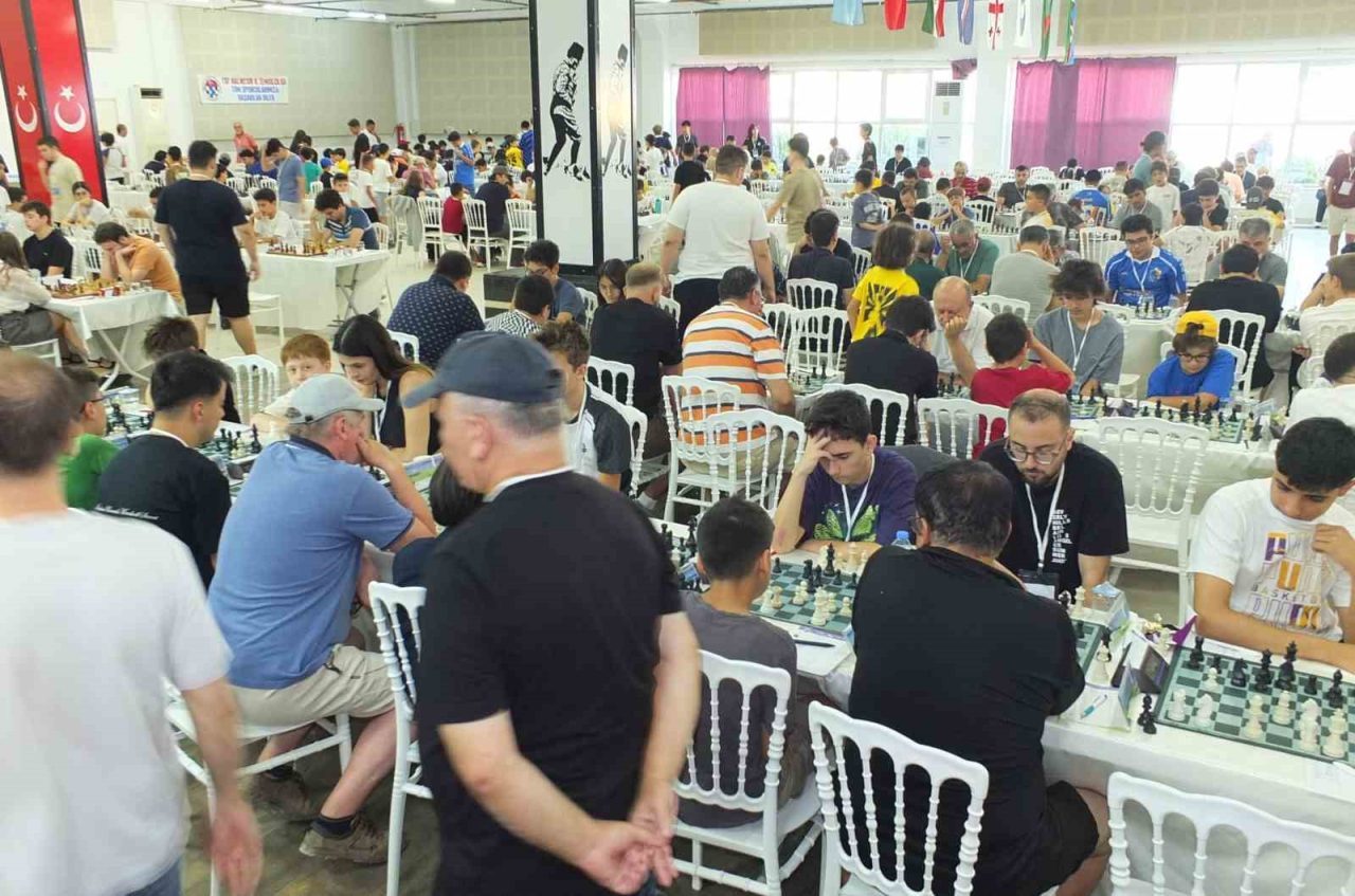 Burhaniye ilçesinde, Belediyenin ev sahipliğinde düzenlenen 2. Burhaniye-Ören Uluslararası Açık