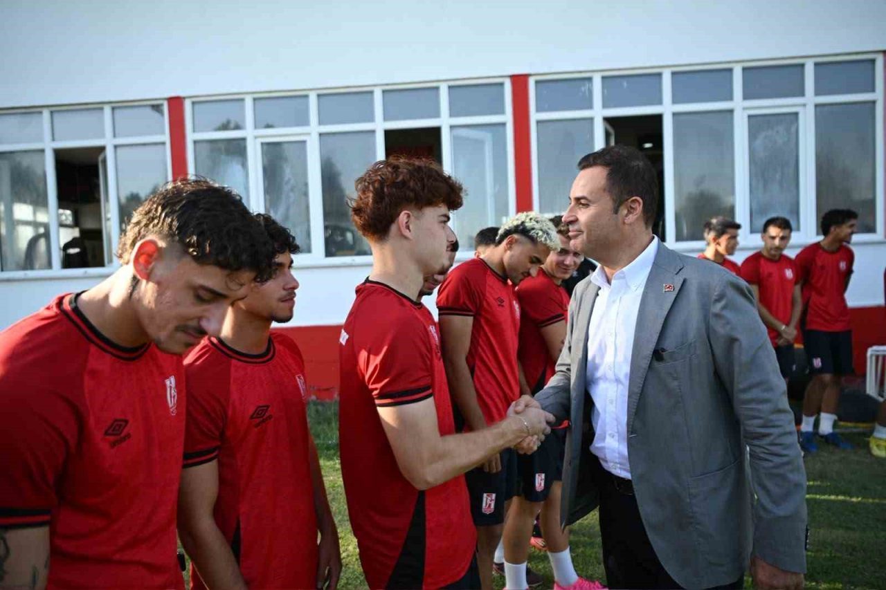 Balıkesir Büyükşehir Belediye Başkanı Ahmet Akın, Balıkesirspor Kulüp Başkanı Mert