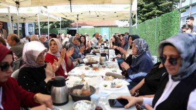 Osmangazi Belediye Başkanı Erkan Aydın, mahalle ziyaretleri kapsamında Çirişhane Mahallesi