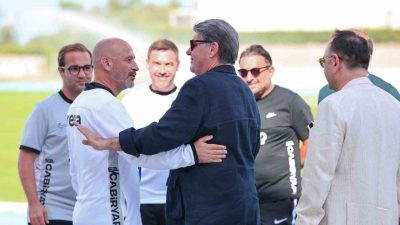 Beşiktaş Başkanı Serdal Adalı, yeni sezon hazırlıklarını Slovakya’da sürdüren takımla
