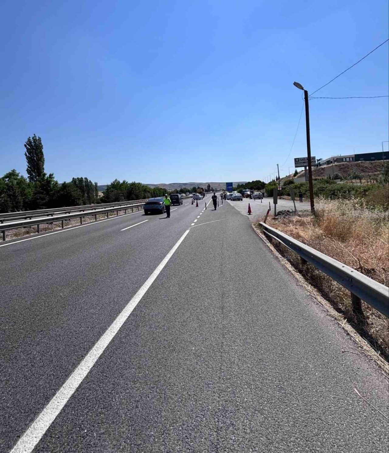 Bilecik’in Bozüyük ilçesinde Yol Kontrol Noktası (YKN) uygulaması kapsamında 445
