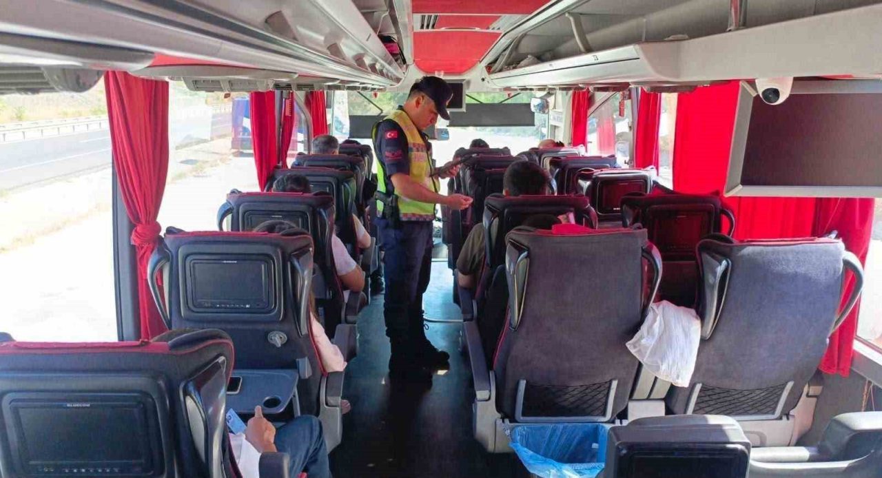 Bilecik İl Jandarma Komutanlığınca gerçekleştirilen uygulamalarda 38 bin 995 TL