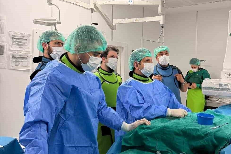 Bilecik Eğitim ve Araştırma Hastanesi’nde, kalpteki doğuştan delik ameliyatsız kapatıldı.