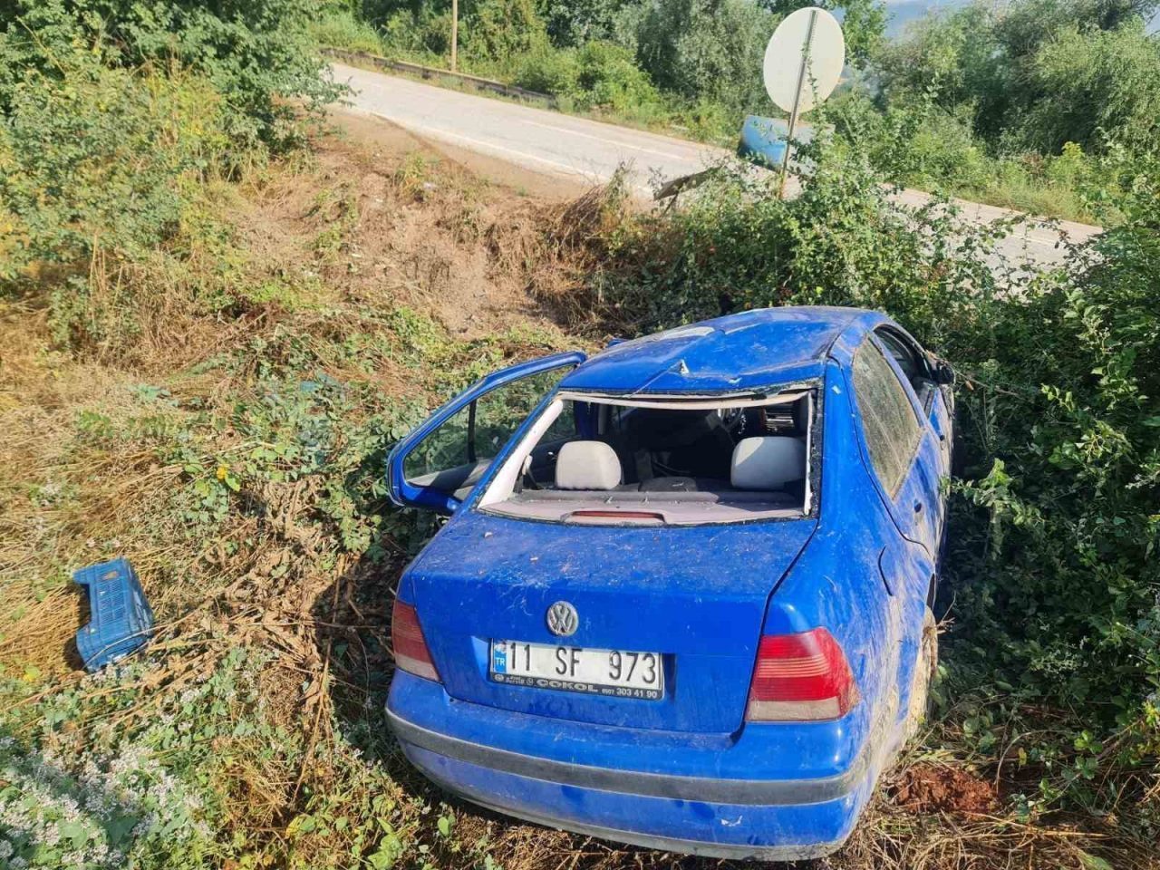 Bilecik’te kontrolden çıkan otomobilin takla atması sonucu meydana gelen trafik
