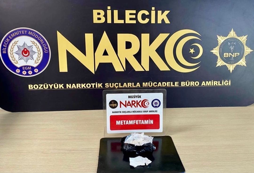 Bilecik’in Bozüyük ilçesinde gerçekleştirilen uyuşturucu operasyonunda 1 şüpheli gözaltına alındı.