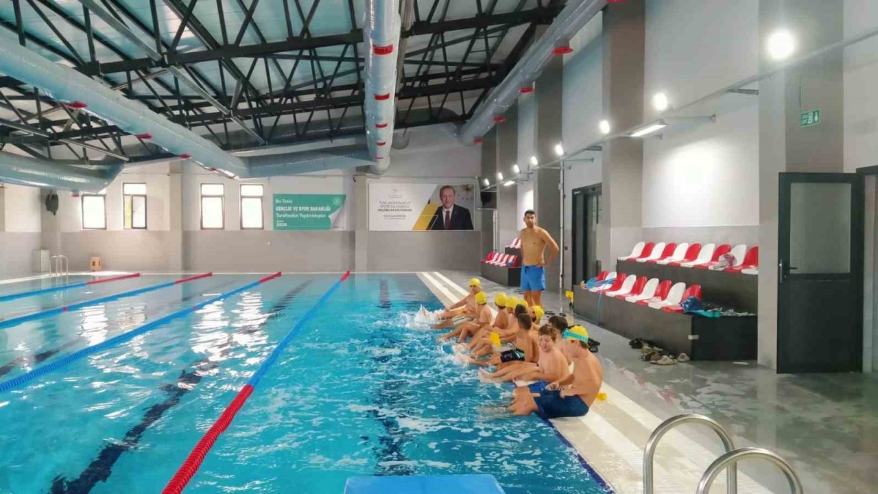 Burhaniye ilçesinde, müftülüğün camilerde açtığı yaz Kur’an kursları devam ederken,