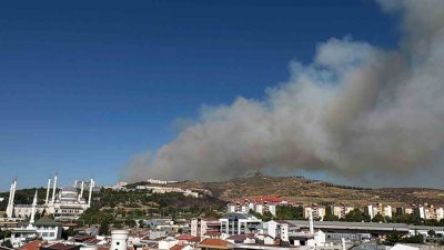 Çanakkale’de başlayan orman yangınına Orman Bölge Müdürlüğü ekipleri havadan ve