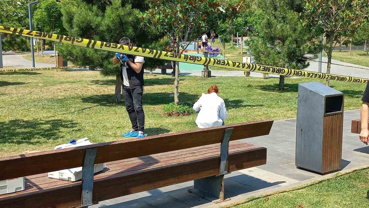 Çatalca’da parkta boşanma aşamasındaki karı koca arasında bilinmeyen bir nedenle