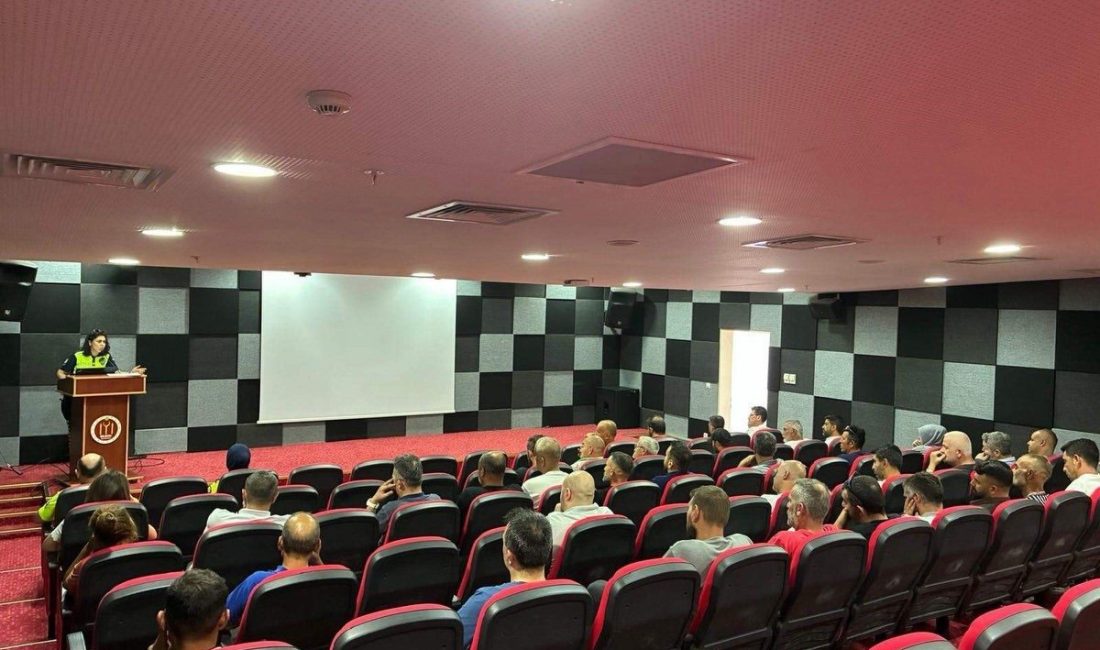 Bilecik’te denetimli serbestlik yükümlülerine trafik eğitimi verildi. Bilecik İl Emniyet