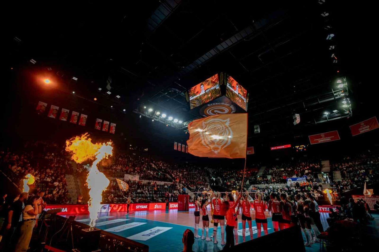 Eczacıbaşı Spor Kulübü ile Peron İstanbul arasında imzalanan 3 yıllık