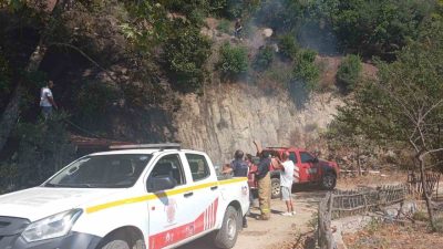 Balıkesir’in Erdek ilçesinde ormanlık alanda çıkan yangın, itfaiye ve orman