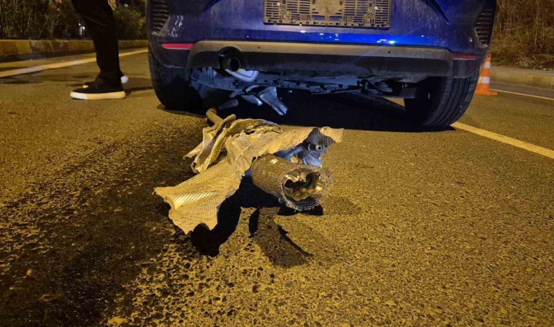 Tekirdağ’ın Süleymanpaşa ilçesinde seyir halindeki bir otomobil, iddiaya göre yolda