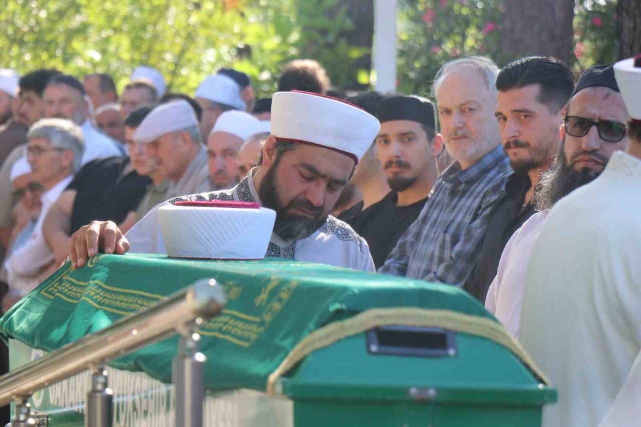 Sakarya’nın Sapanca ilçesinde otomobil ile motosikletin çarpışması sonucu meydana gelen