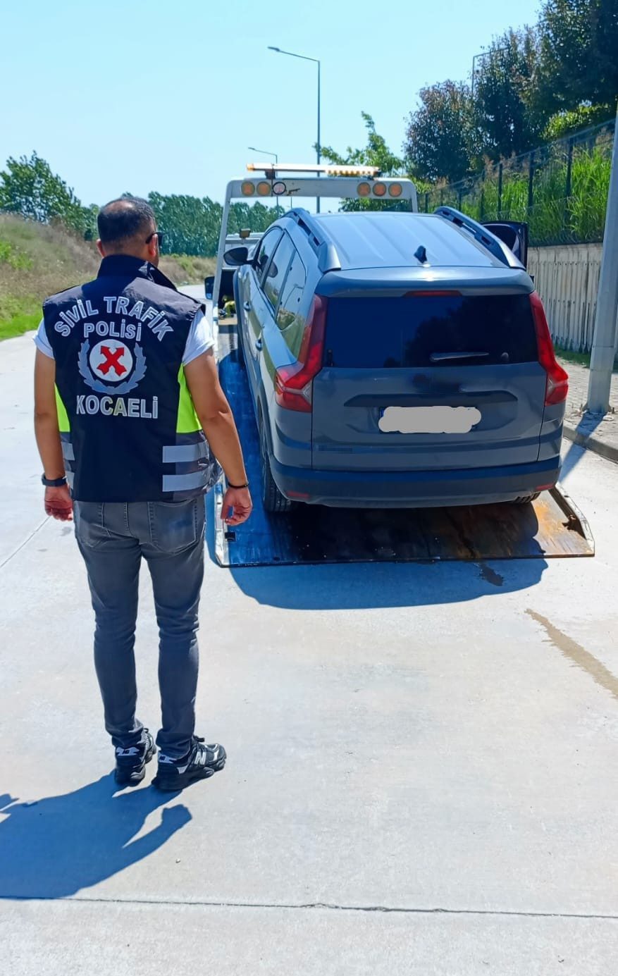 Kocaeli’de ikinci kez korsan taşımacılık yaparken yakalanan sürücüye 200 bin