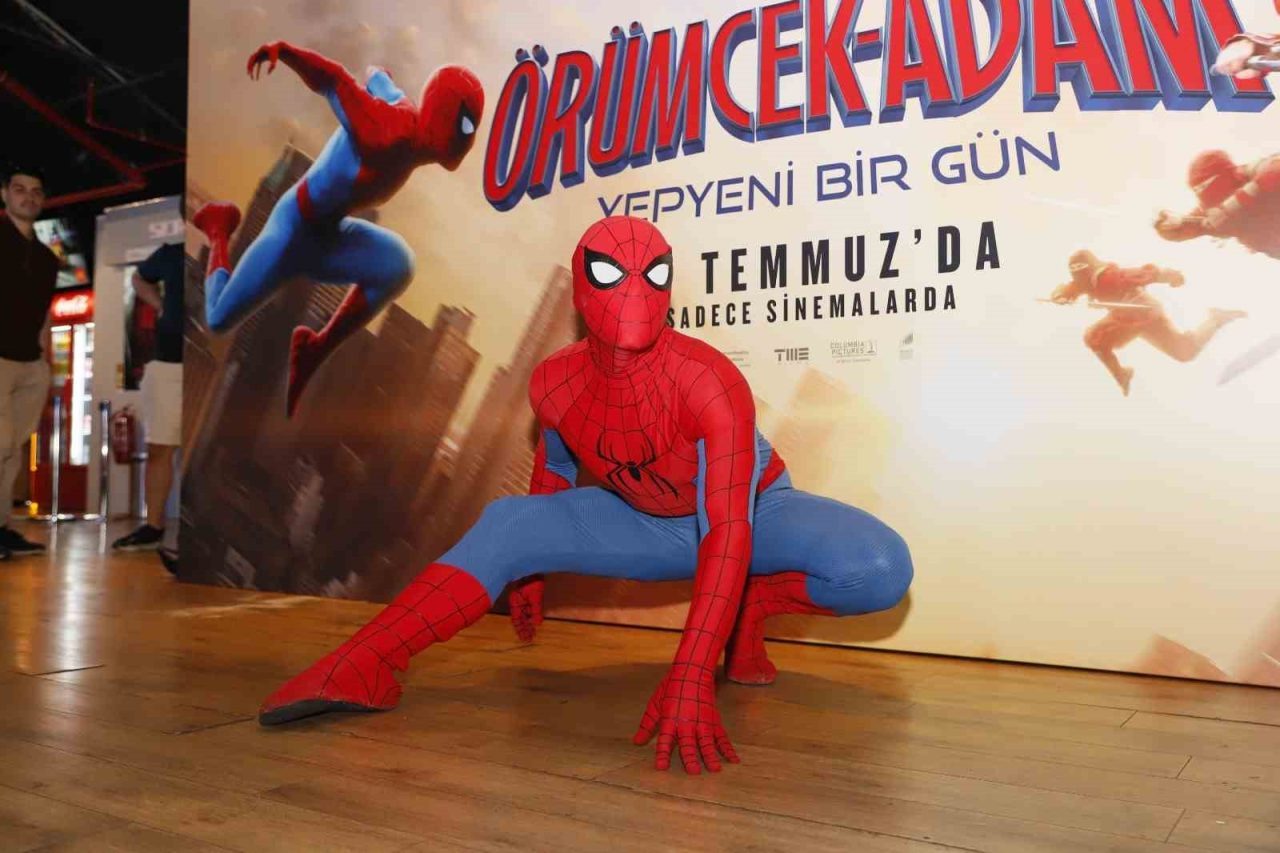 McDonald’s Türkiye, sinema dünyasının kahramanlarından Örümcek Adam’ı yeni filmi “Örümcek
