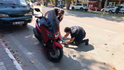 Bursa’nın İnegöl ilçesinde polis ekiplerinin gerçekleştirdiği trafik uygulamasında durdurulan motosikletin