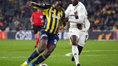 Fenerbahçe, izin sürecini tamamlayan N’Golo Kante’nin sağlık kontrollerinden geçtiğini ve