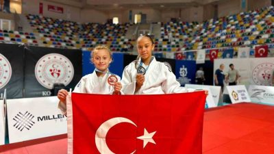 Sakarya Büyükşehir Belediyesi Spor Kulübü sporcuları, Kocaeli’de katıldıkları yağlı güreş