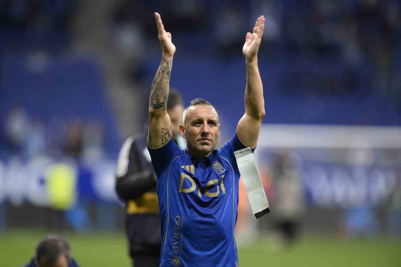 Kariyerinde bir dönem Arsenal ve Villareal formaları da giyen İspanyol