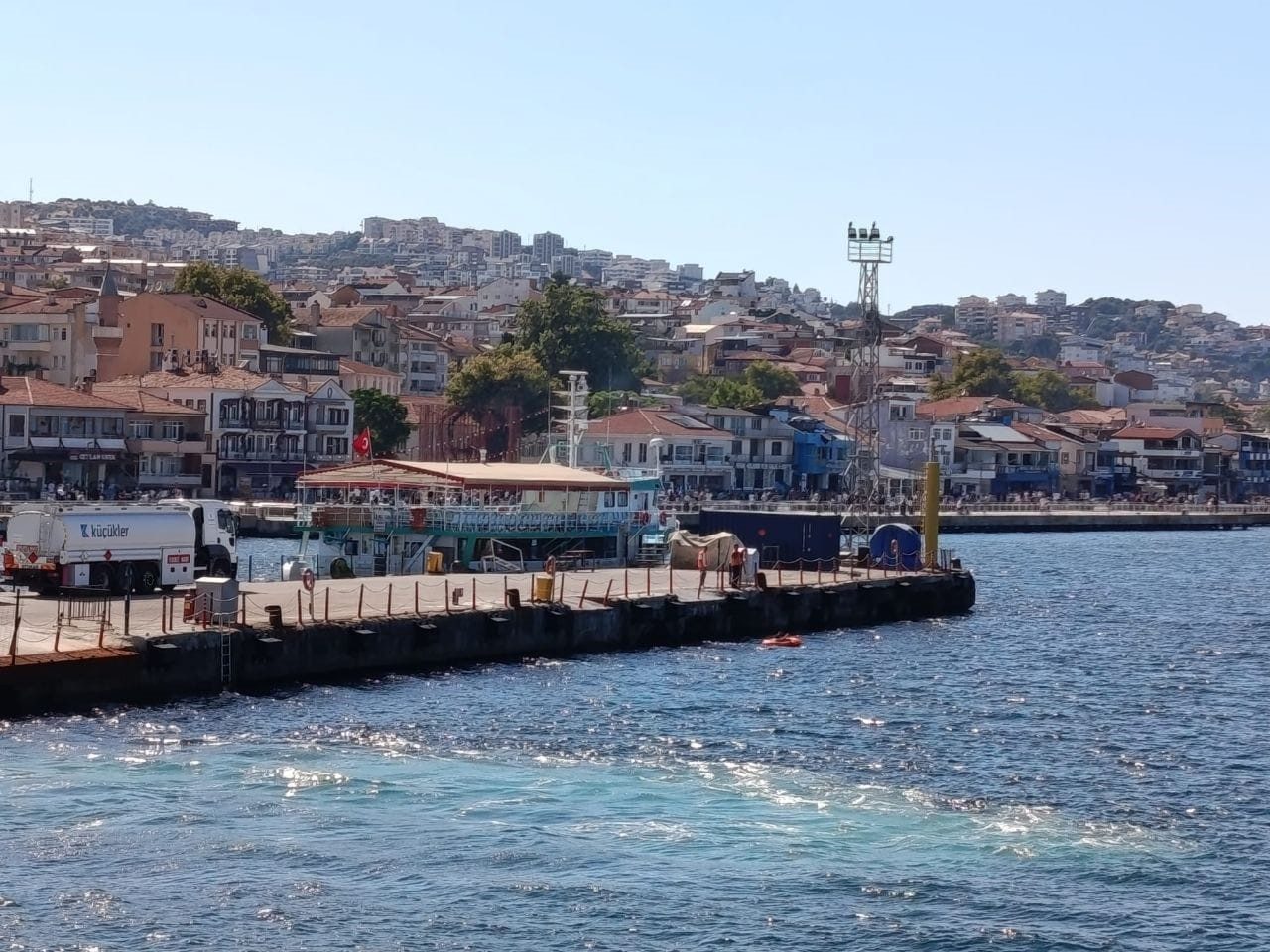 Bursa’nın Mudanya ilçesinde şişme botuyla denize açılan ve sonrasında panikleyen