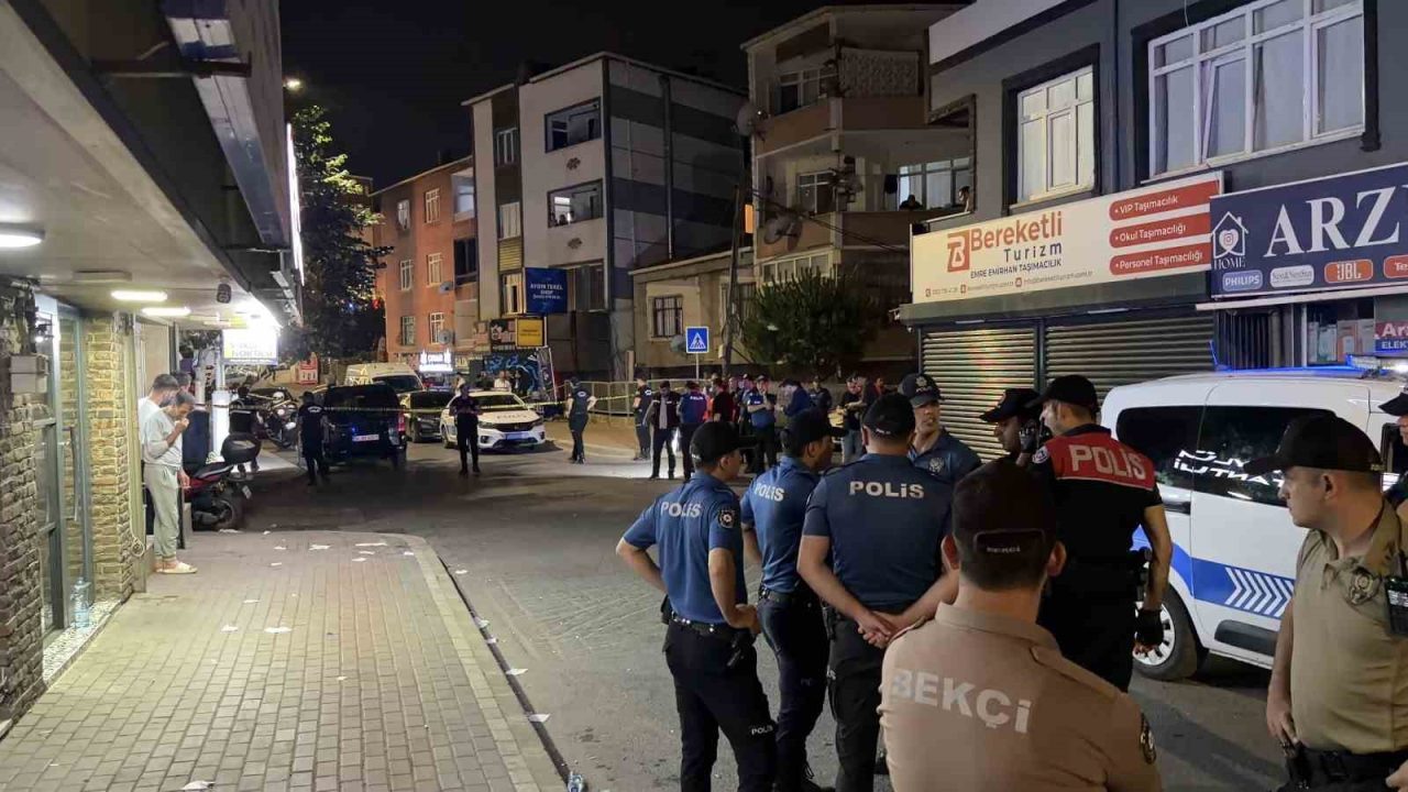 Kocaeli’de iki grup arasında çıkan tartışma silahlı kavgaya dönüştü. Açılan