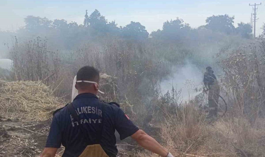 Balıkesir’in Susurluk ilçesinde meydana gelen saman yangını, itfaiye ekiplerinin müdahalesiyle