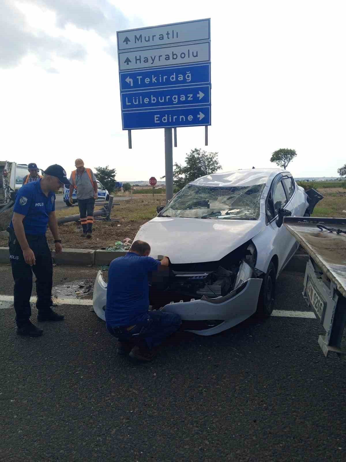 Tekirdağ’ın Muratlı ilçesinde meydana gelen trafik kazasında 2 kişi yaralandı.