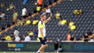 Fenerbahçe, UEFA Şampiyonlar Ligi 2. Eleme Turu ilk maçında Polonya