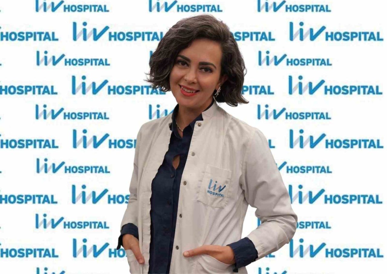 Diş Hekimi Aydan Gürcan, diş beyazlatma işleminin mutlaka hekim kontrolünde