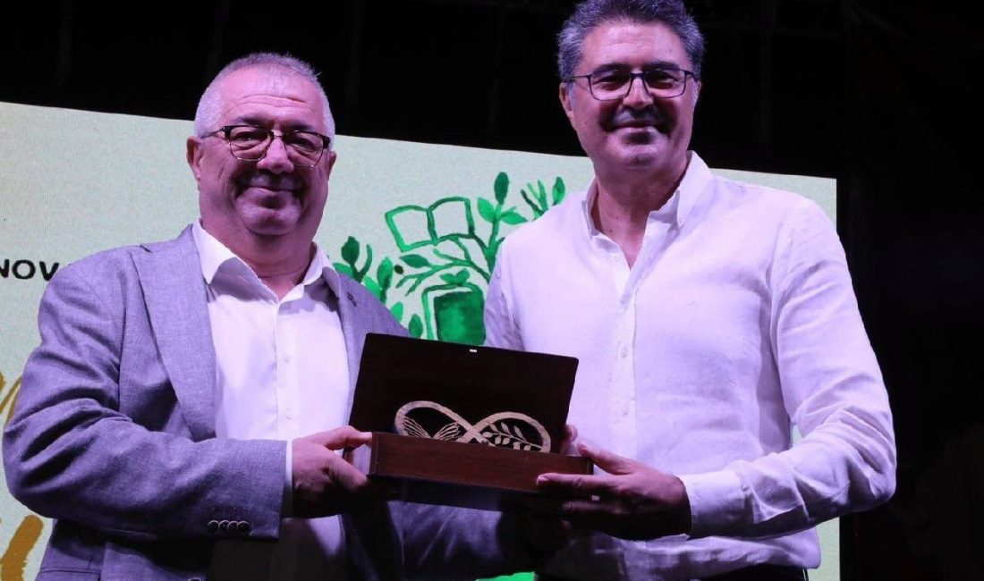 Edremit Belediyesi tarafından düzenlenen 8. Edremit Kitap Fuarı’nın altıncı günü