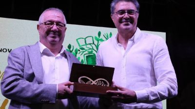 Edremit Belediyesi tarafından düzenlenen 8. Edremit Kitap Fuarı’nın altıncı günü