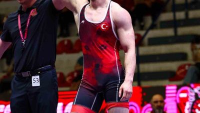 20. Akdeniz Oyunları’nda grekoromen stil 87 kiloda mücadele eden milli