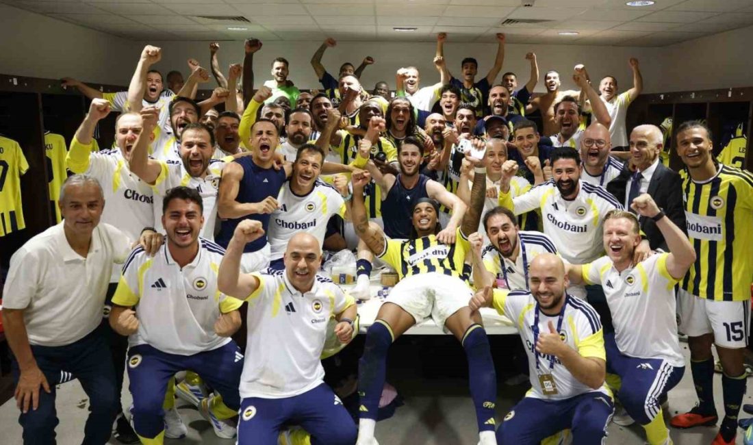 Fenerbahçe Başkanı Aziz Yıldırım ve yönetim kurulu üyeleri, UEFA Şampiyonlar