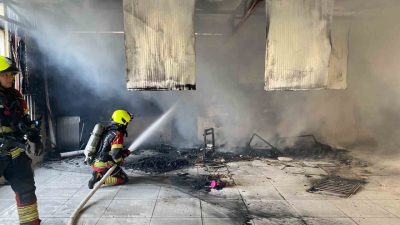 Balıkesir’in Altıeylül ilçesinde bir evin balkonunda çıkan yangın itfaiye ekiplerince