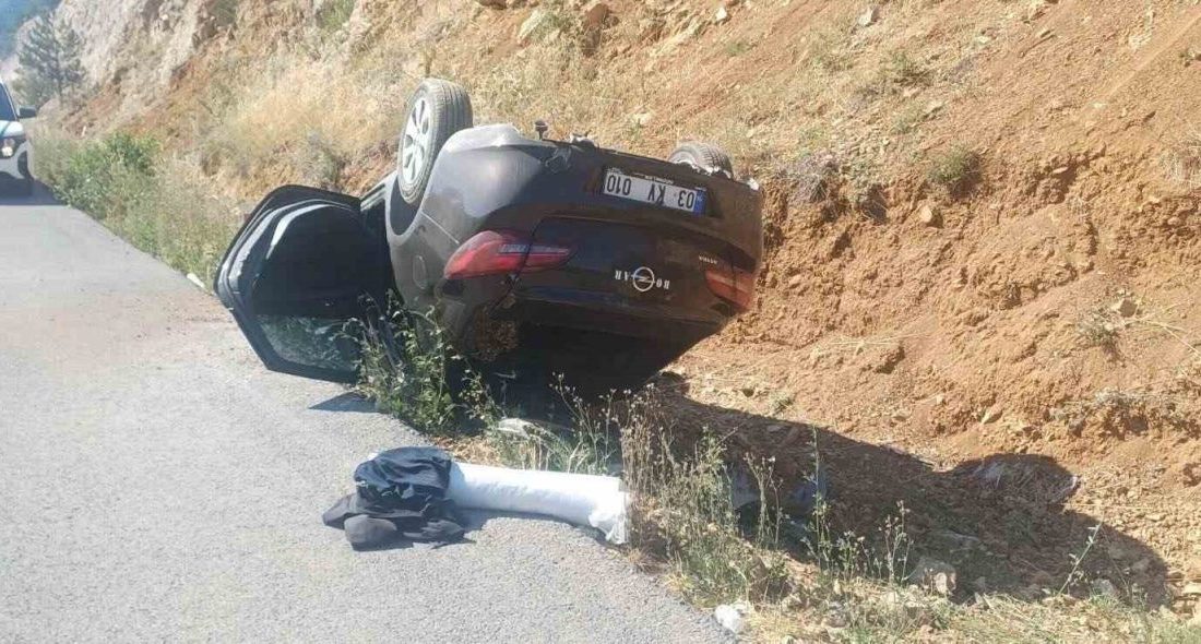 Bilecik’te meydana gelen trafik kazasında otomobilin takla atması sonucu 2